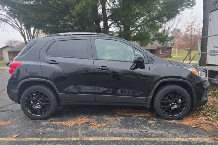 black 2022 Chevy Trax